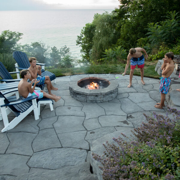Grand Flagstone, Gray